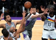 开云体育APP下载-绿军惨遭森林狼逆袭，失去胜利机会