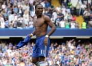 开云体育-赛道上的艺术，F1新赛季揭幕战之夜，戈贝尔惊艳四座