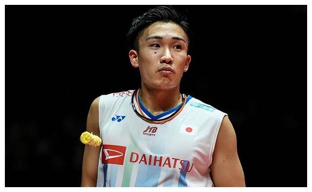 包含中国羽毛球队险胜韩国羽毛球队，桃田贤斗制霸全场的词条