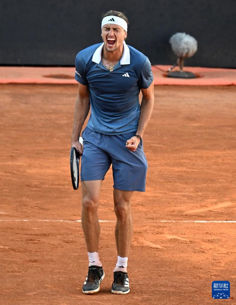 年终总决赛完胜ATP总决赛，兹维列夫统治全场