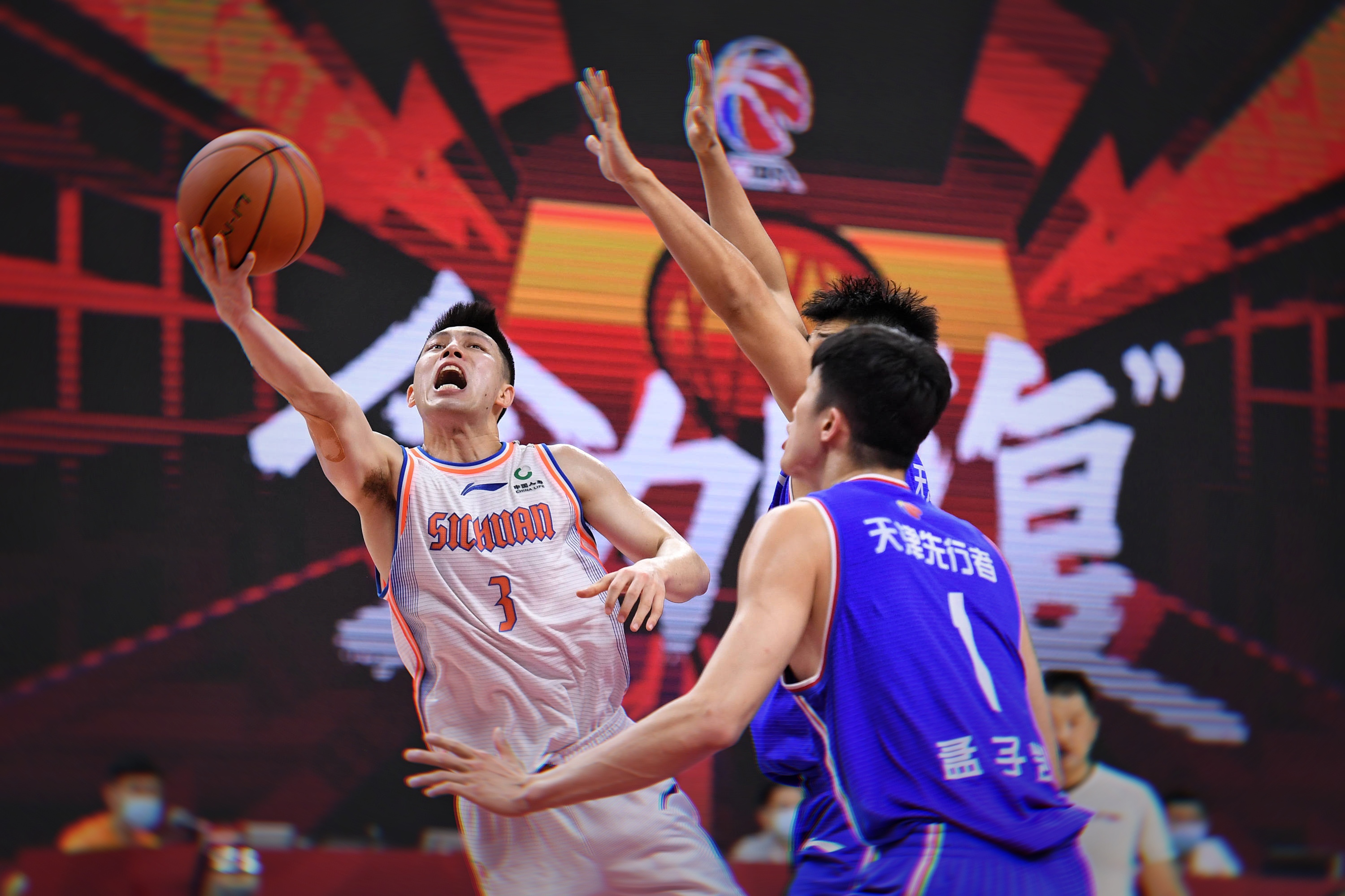 包含球队实力显著提升，实现历史突破的词条