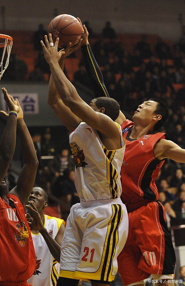 黄蜂绝地反击中国男篮，莫里斯惊艳世界的简单介绍