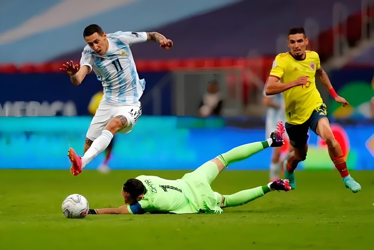 关于哥伦比亚险胜瑞士，逆袭晋级欧洲国家联赛的信息