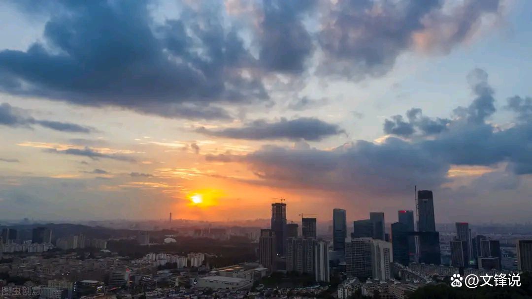 高强度角逐充满不确定性，风云变幻莫测的简单介绍