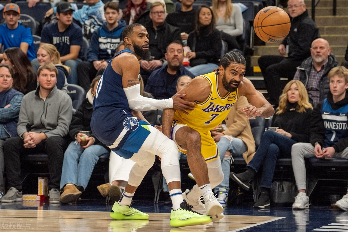 包含德国男篮爆冷法国男篮，詹姆斯三分雨点燃全场的词条