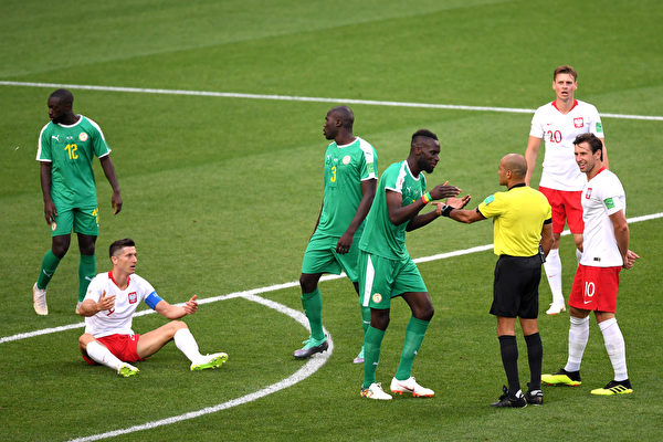 塞内加尔碾压哥伦比亚，莱万惊艳世界的简单介绍