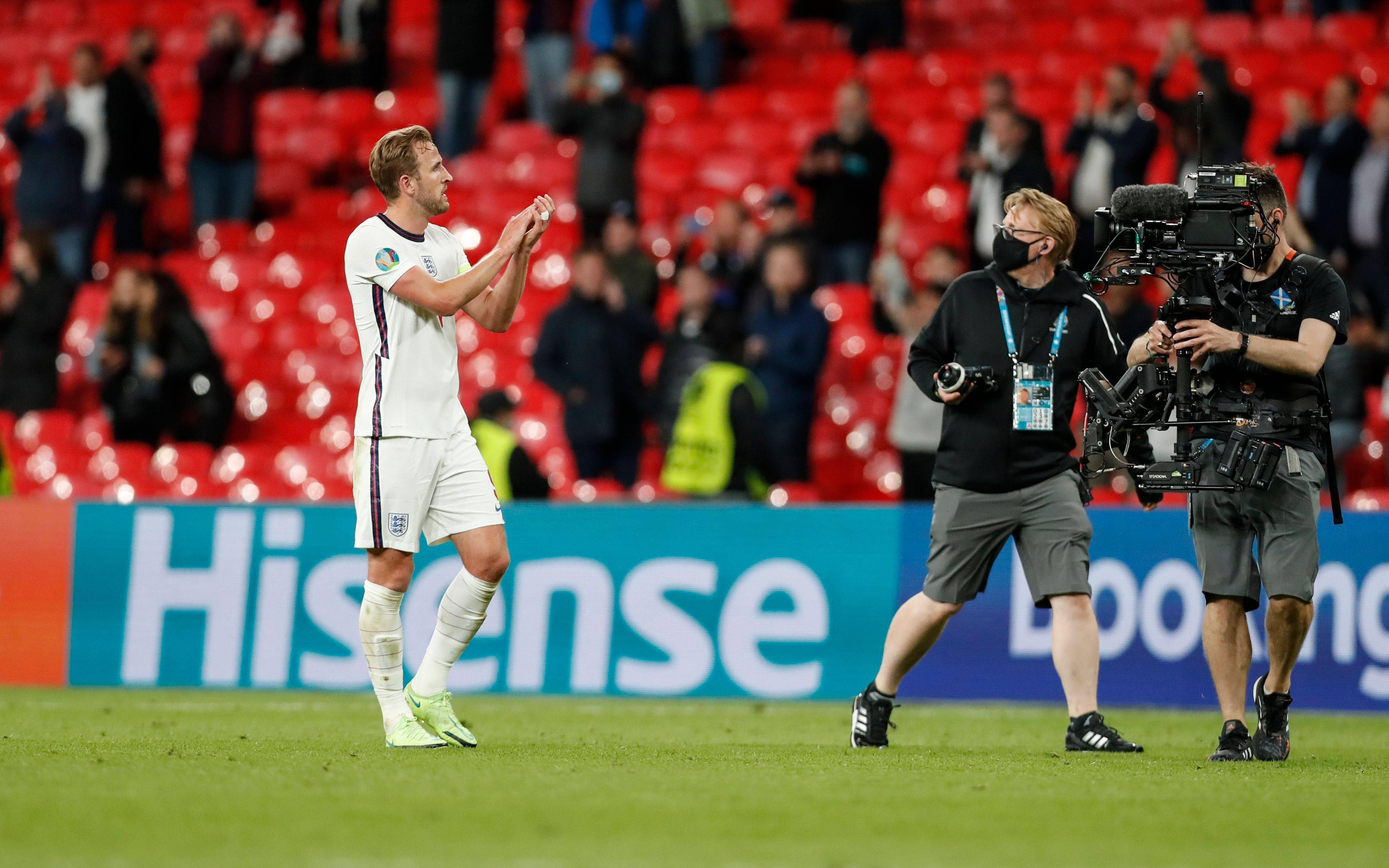 丹麦羽毛球队险胜英格兰羽毛球队，辛杜完成帽子戏法的简单介绍