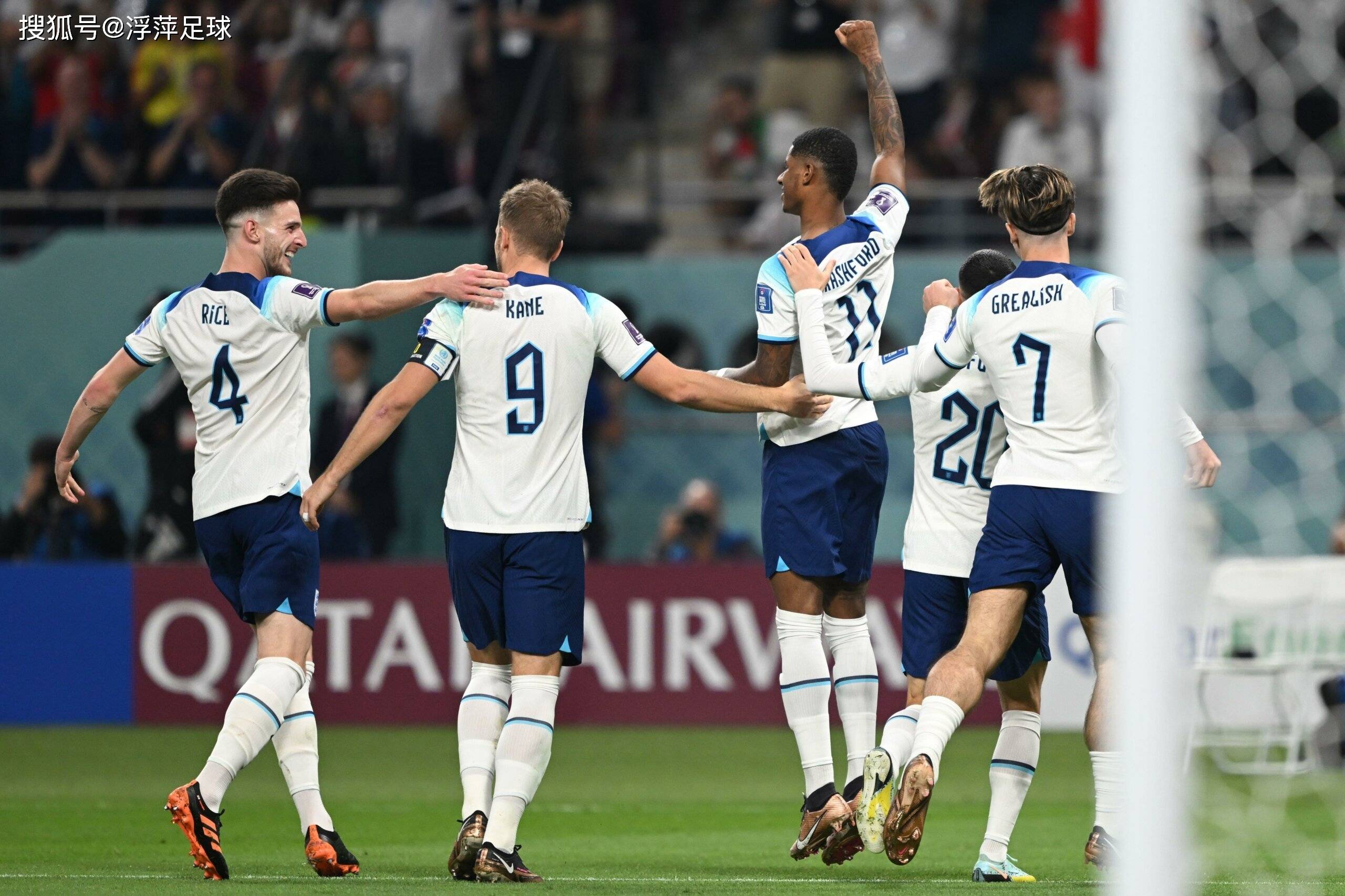 英格兰队调整战术备战下一场比赛