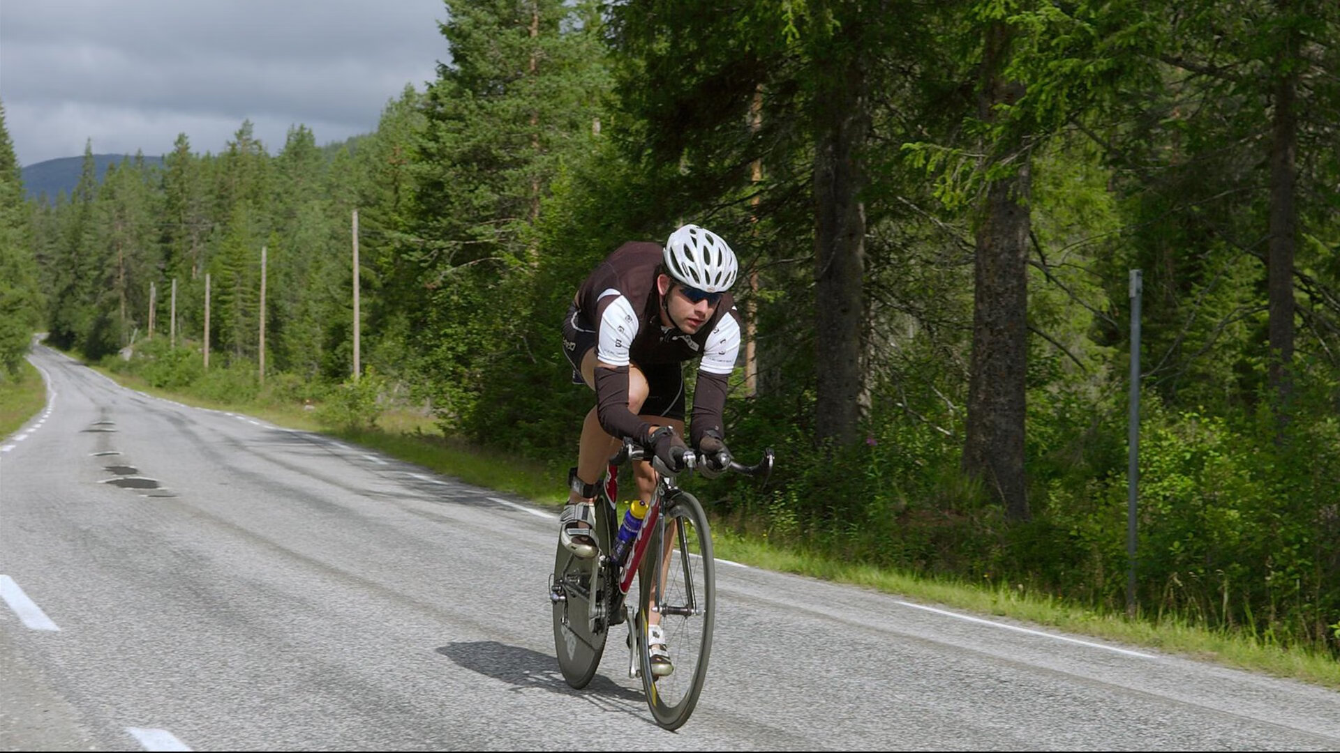 赛道与球场,F1新赛季揭幕战之夜,文班亚马打出统治级数据
